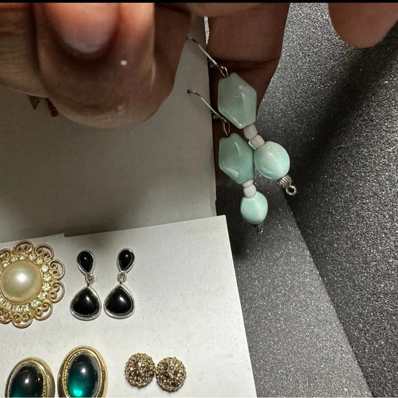VINTAGE & MODERN COSTUME JEWELRY PIERCED STUD EARRINGS  LOT OF 28 PAIRS - Picture 9 of 9